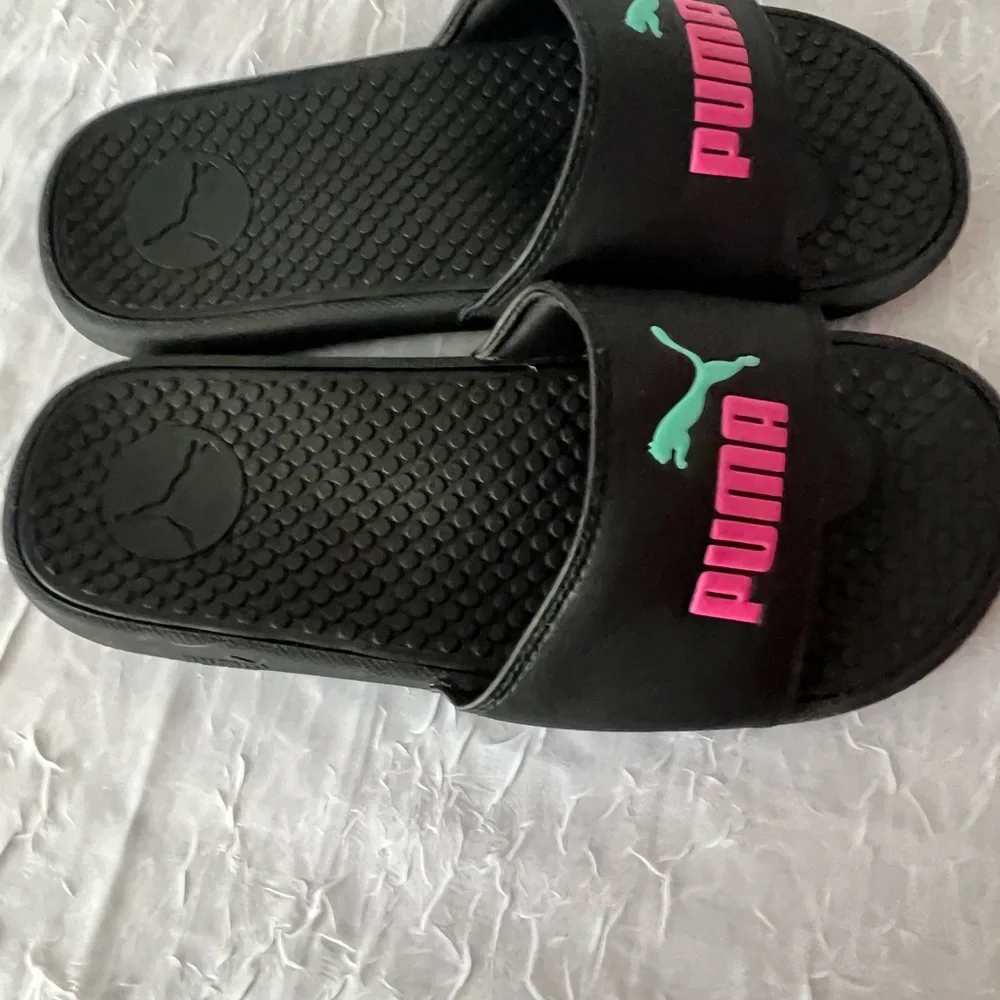Puma Black Slides with Pink and Teal Logo Woman’s size 7 - Picture 2 of 7